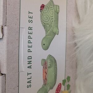 Cracker Barrel Salt & Pepper Turtle Shakers Set Ceramic NWT